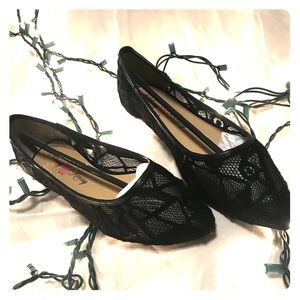 Brand new!! Penny loves Kenny size 8.5w Flats!!